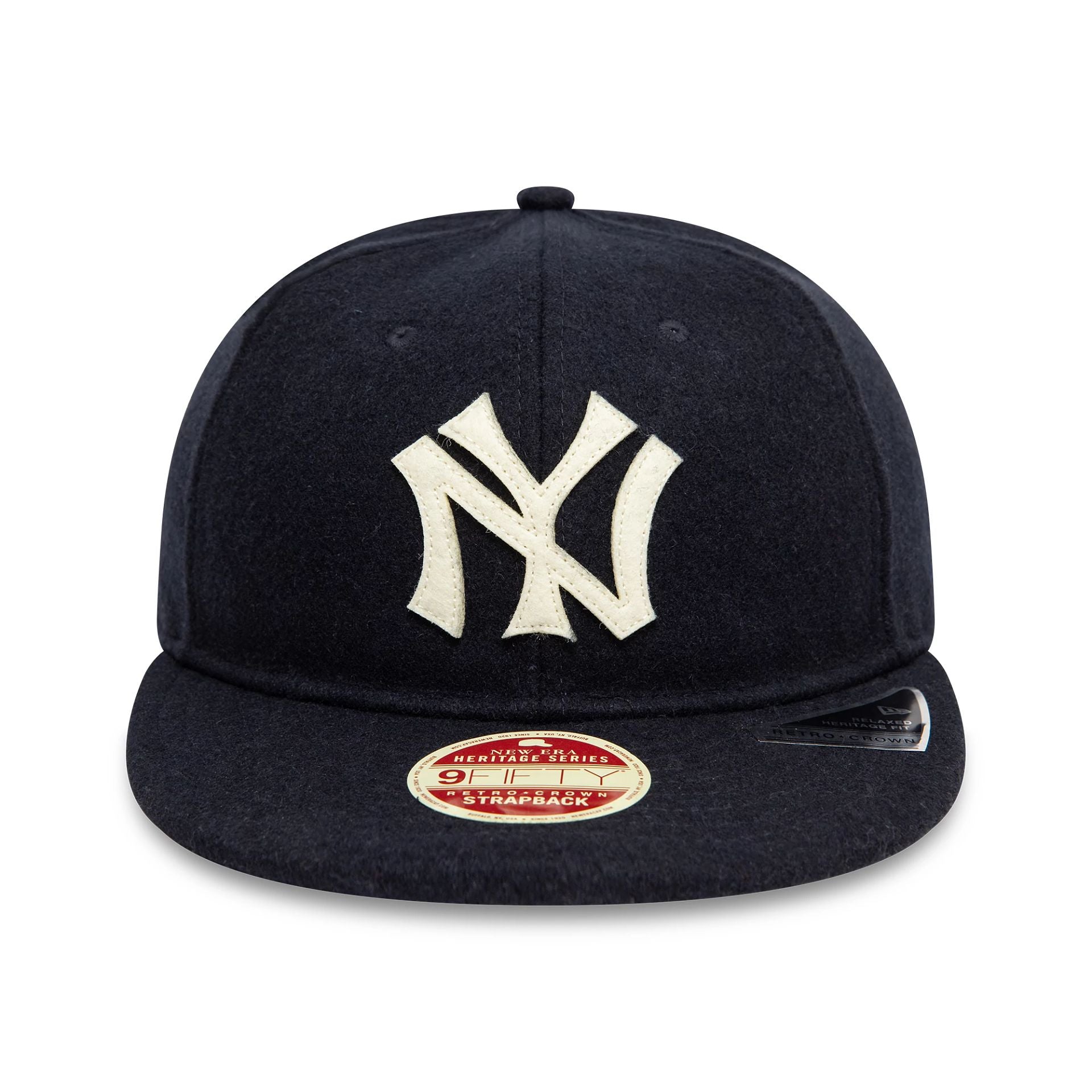 This is a New York Yankees Heritage Series Navy Retro Crown 9FIFTY Strapback Cap 2