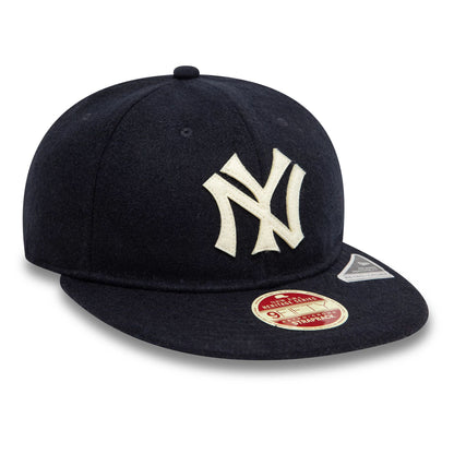 This is a New York Yankees Heritage Series Navy Retro Crown 9FIFTY Strapback Cap 3