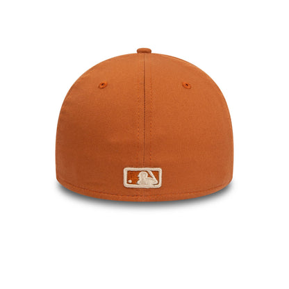 This is a LA Dodgers League Essential Brown 39THIRTY Stretch Fit Cap 3