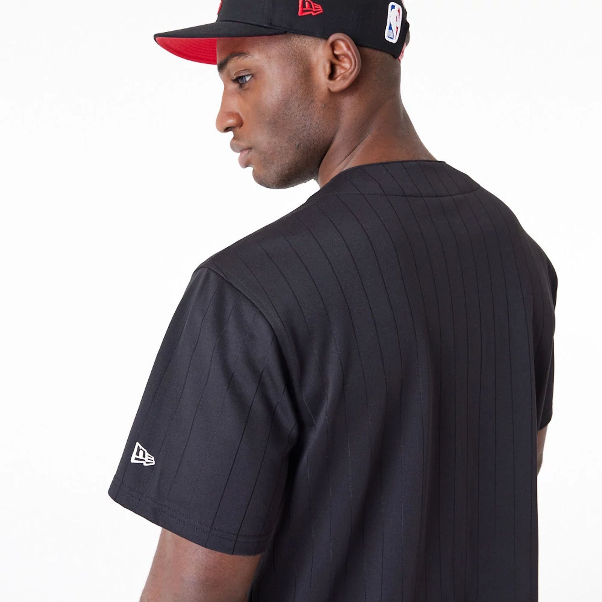 The Male model is wearing Chicago Bulls NBA Team Logo Black Jersey 2