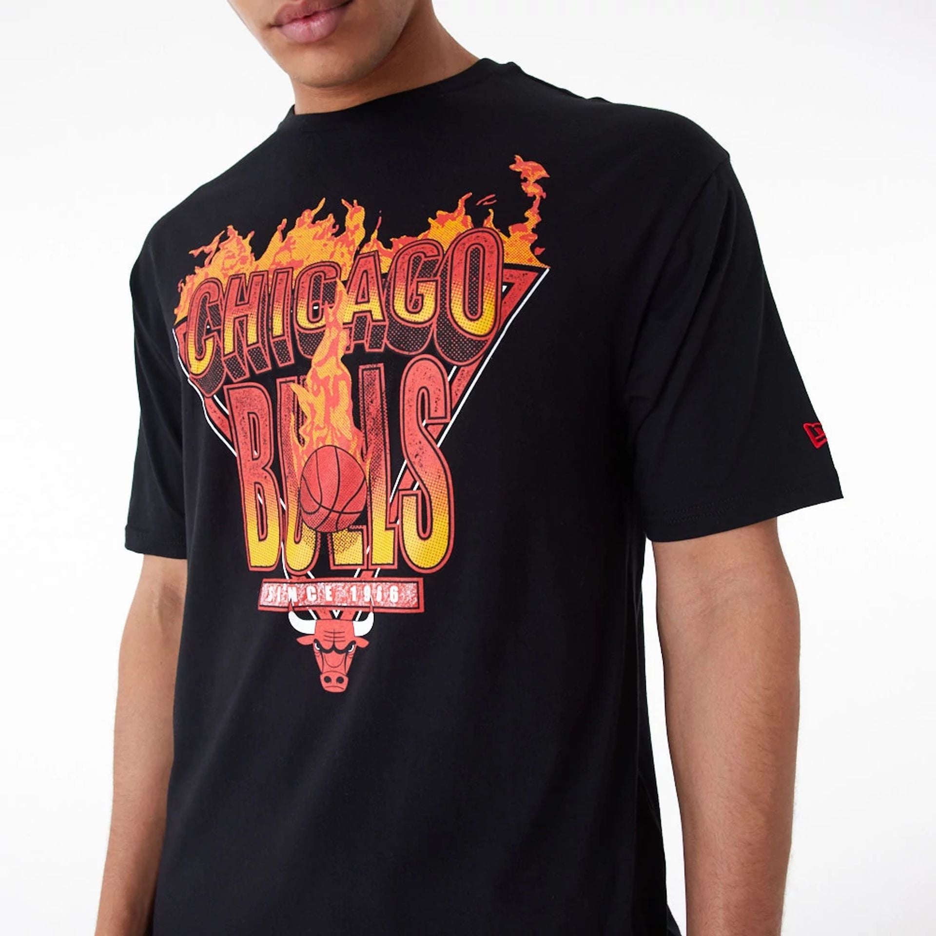 The Male model is wearing Chicago Bulls NBA Flame Graphic Black Oversized T-Shirt 4