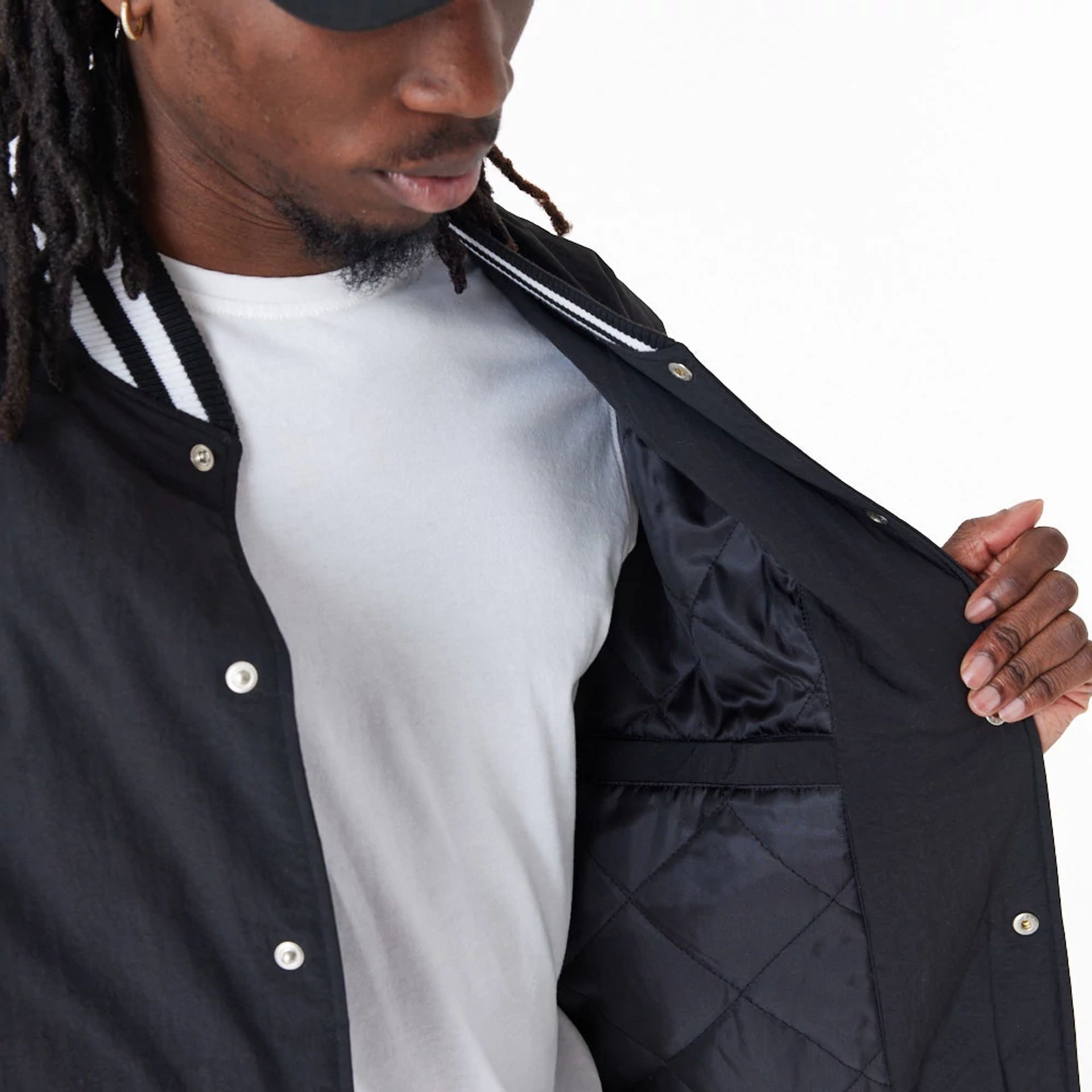 The Male model is wearing New York Yankees MLB Team Wordmark Black Bomber Jacket 4