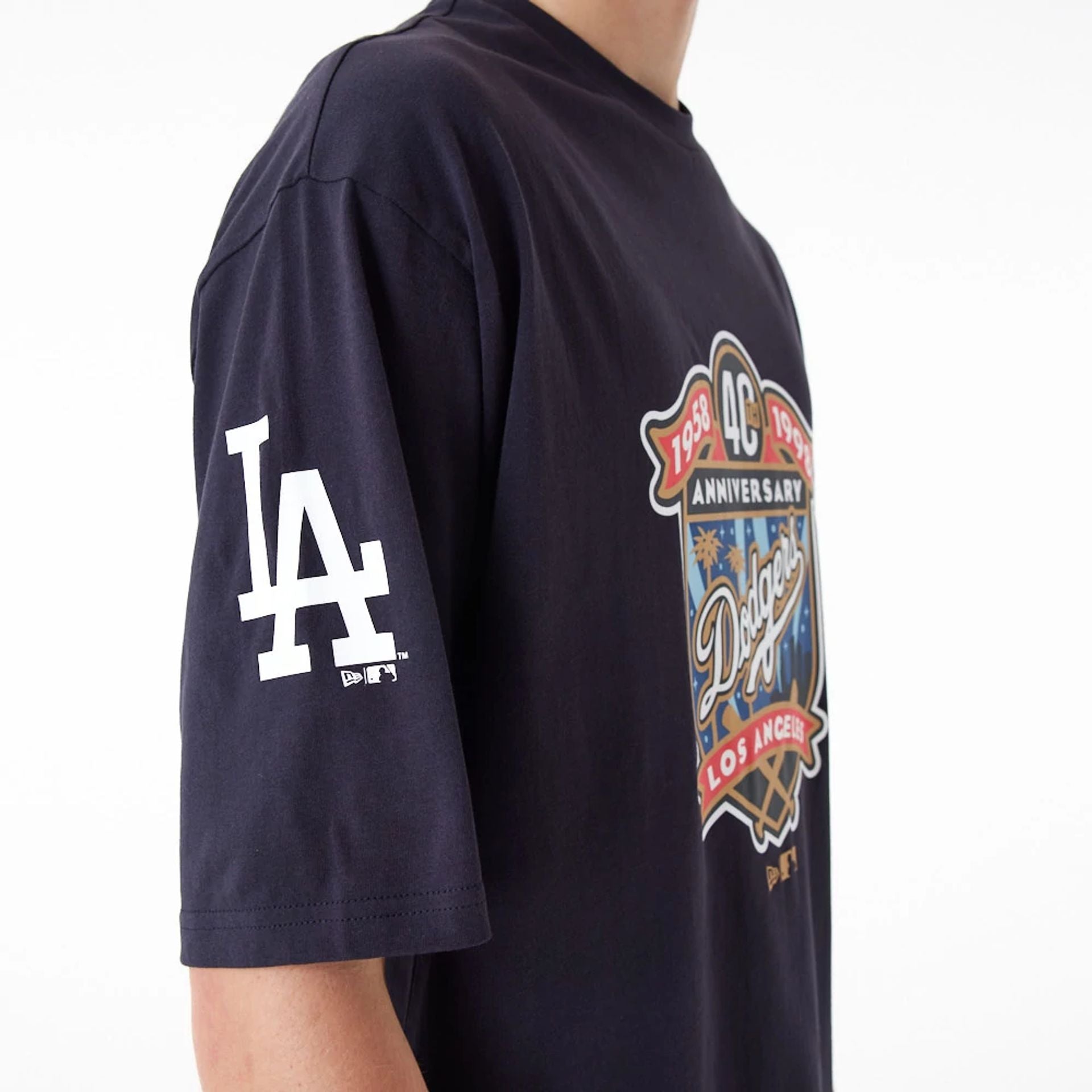 The Male model is wearing LA Dodgers MLB Anniversary Navy Oversized T-Shirt 7