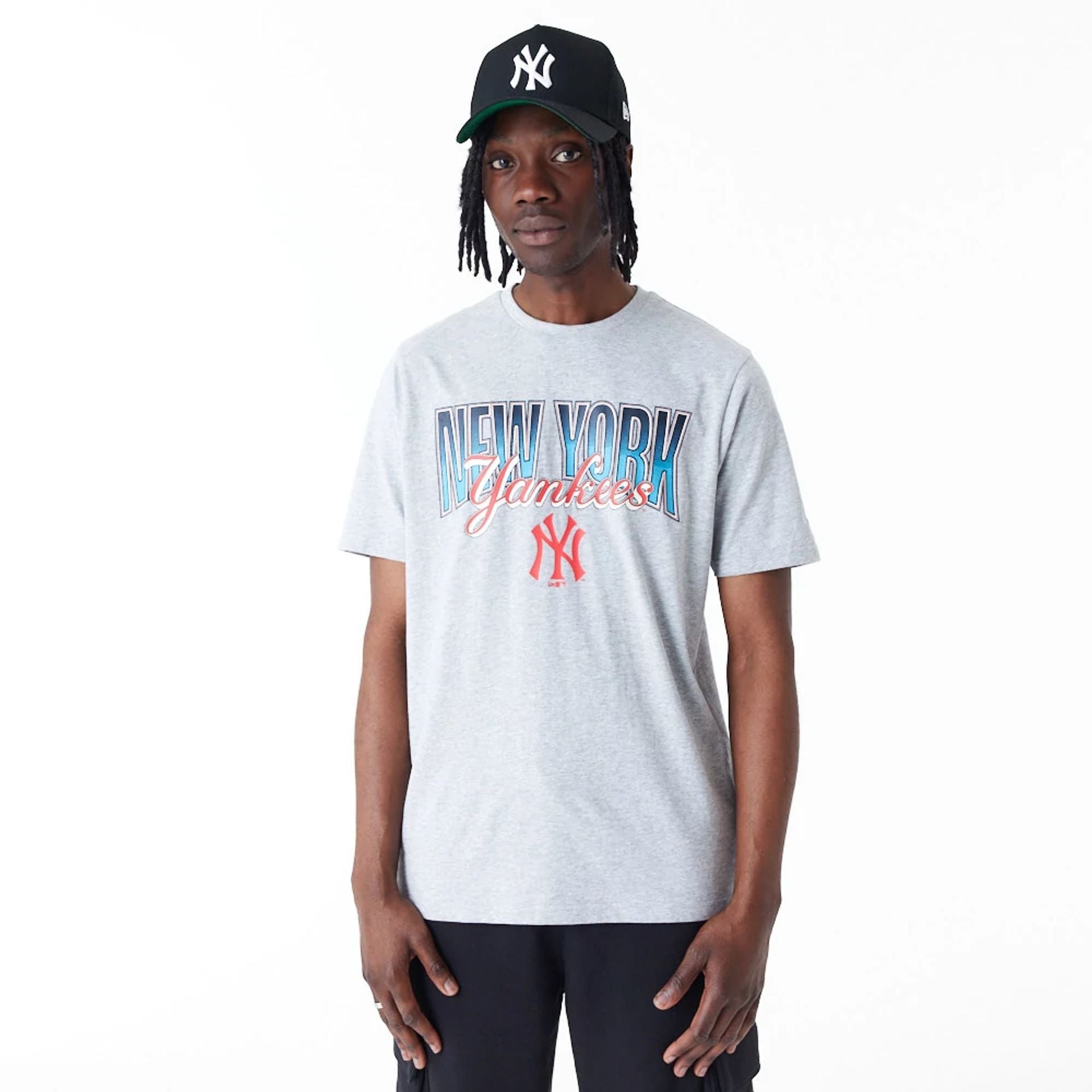 The Male model is wearing New York Yankees MLB Gradient Graphic Grey T-Shirt 1