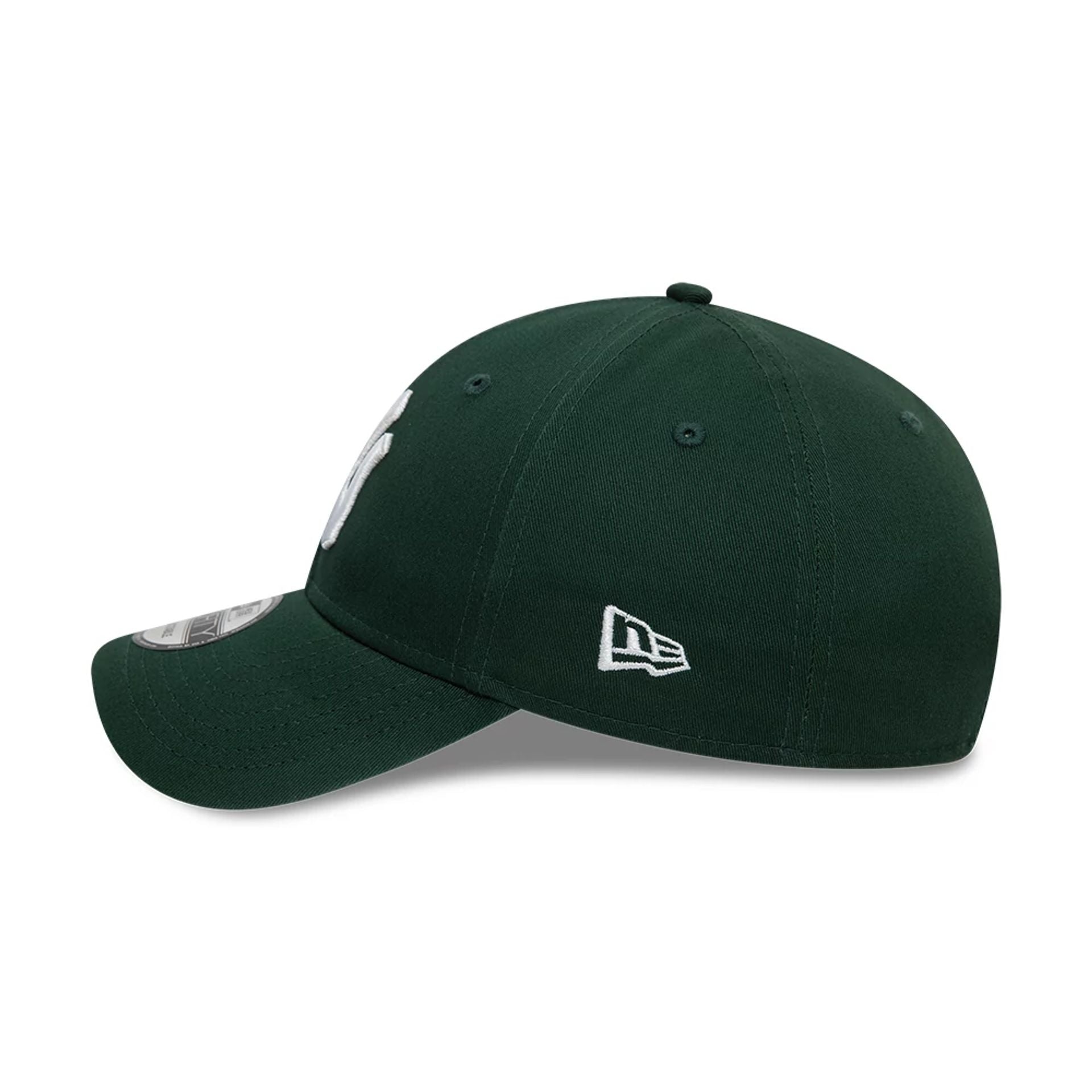 This is a New York Yankees League Essential Dark Green 9FORTY Adjustable Cap 4