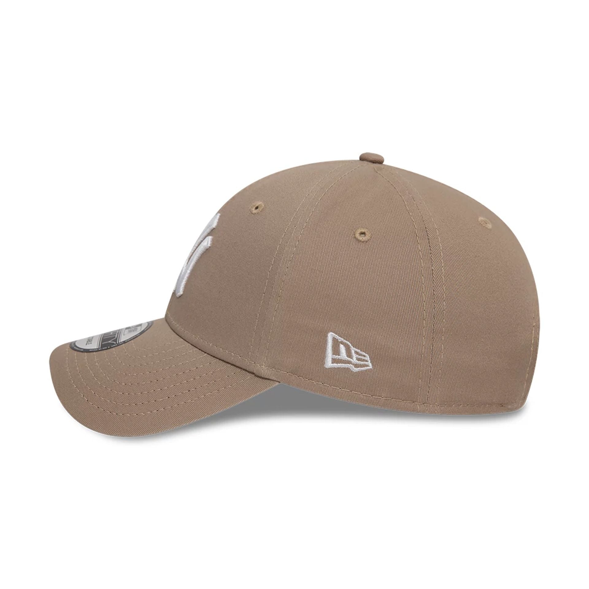 This is a New York Yankees League Essential Pastel Brown 9FORTY Adjustable Cap 4