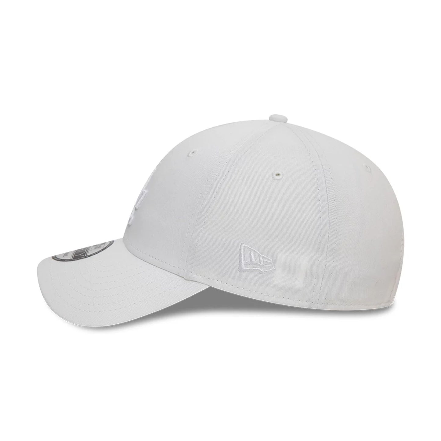 This is a LA Dodgers League Essential White 9FORTY Adjustable Cap 4