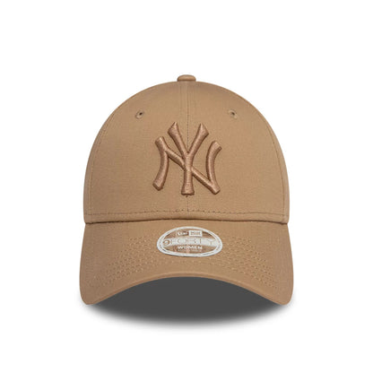 This is a New York Yankees Womens League Essential Light Beige 9FORTY Adjustable Cap 5