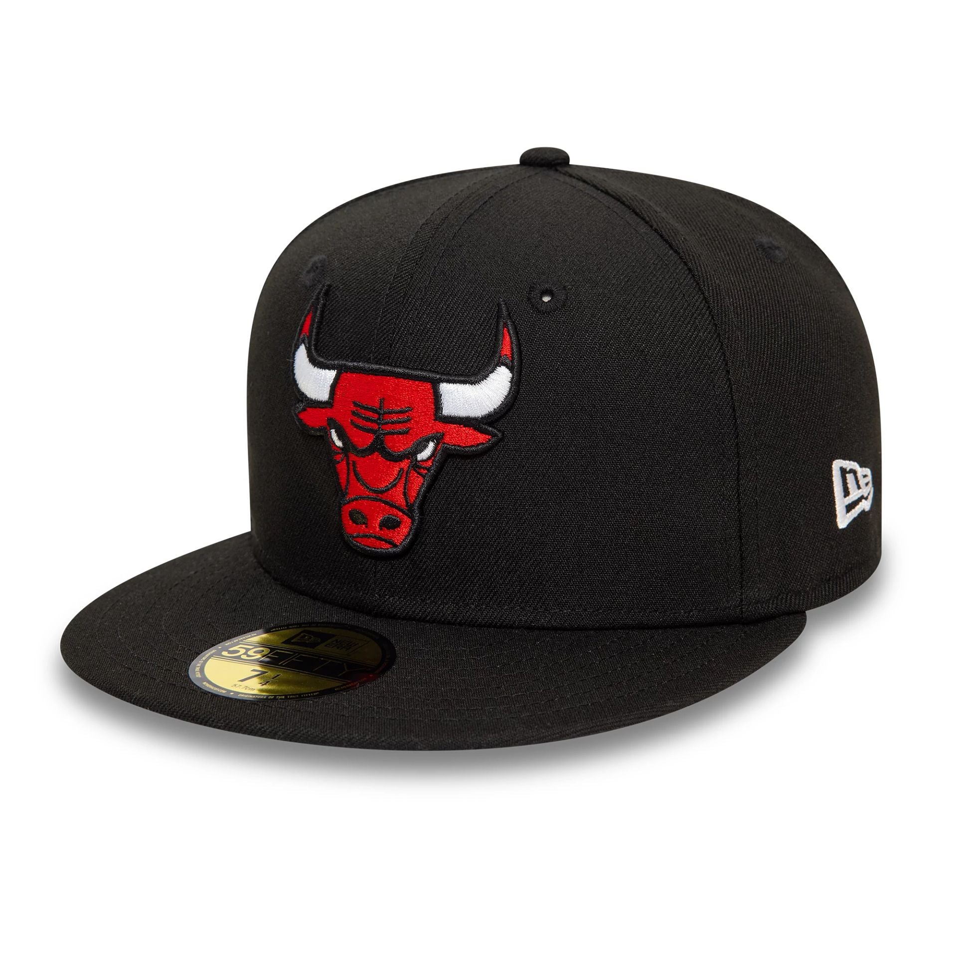 This is a Chicago Bulls NBA Essential Black 59FIFTY Fitted Cap 1