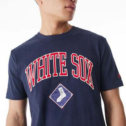 The Male model is wearing Chicago White Sox MLB Batting Practice Navy T-Shirt 4