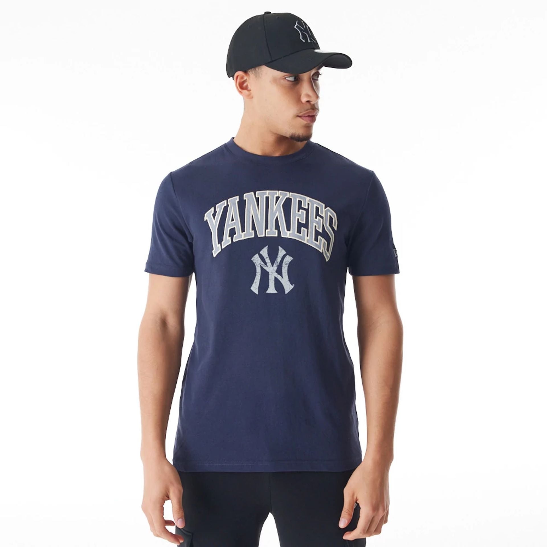 The Male model is wearing New York Yankees MLB Batting Practice Navy T-Shirt 4