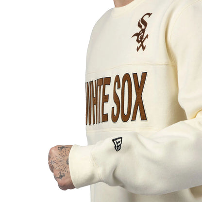 The Male model is wearing Chicago White Sox MLB Cord White Crew Neck Sweatshirt 4