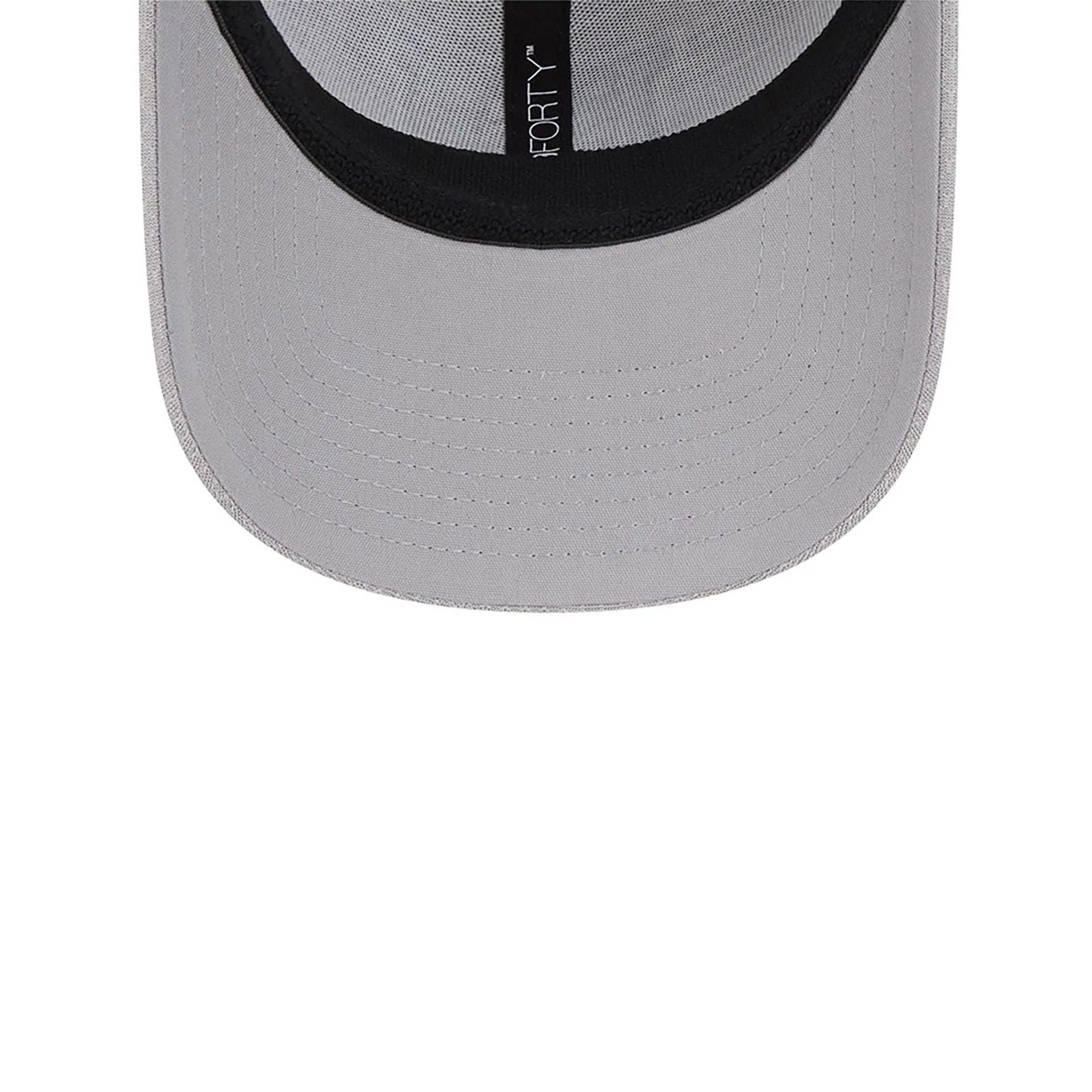 This is a NFL Pro Bowl NFC Grey 9FORTY Stretch Snap Cap 6