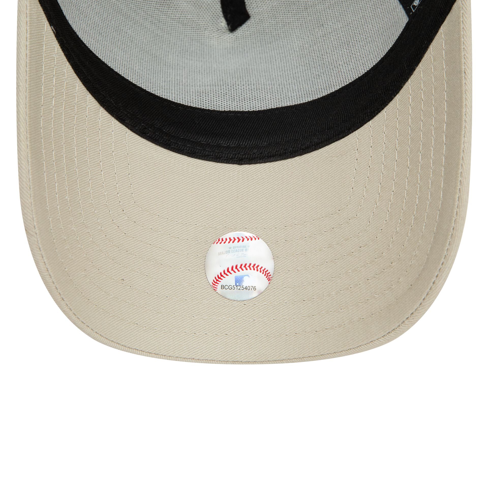 This is a New York Yankees Neutral Light Beige 9FORTY E-Frame Adjustable Cap 2