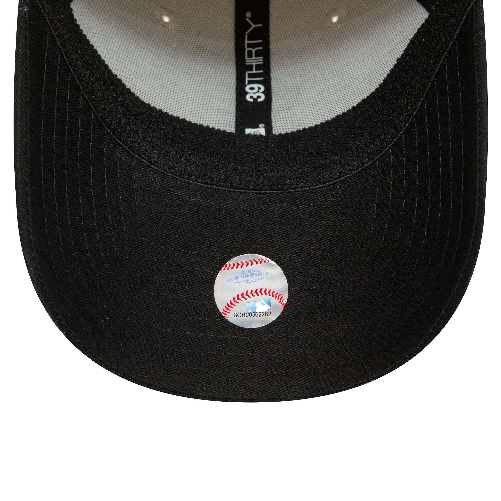 This is a Chicago White Sox MLB Contrast Crown Light Beige 39THIRTY Stretch Fit Cap 2