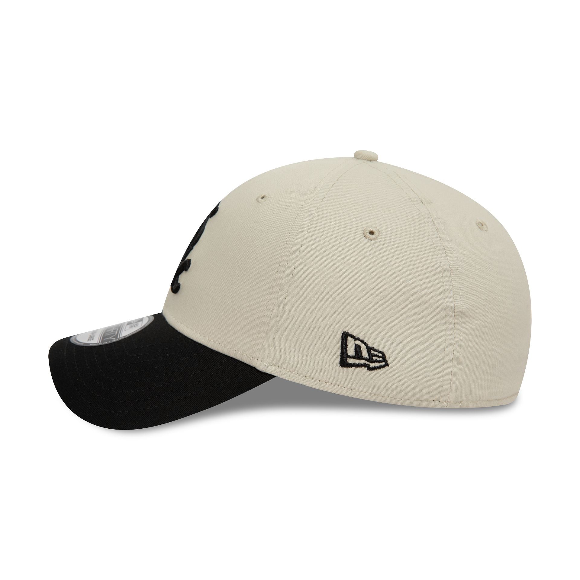 This is a Chicago White Sox MLB Contrast Crown Light Beige 39THIRTY Stretch Fit Cap 6