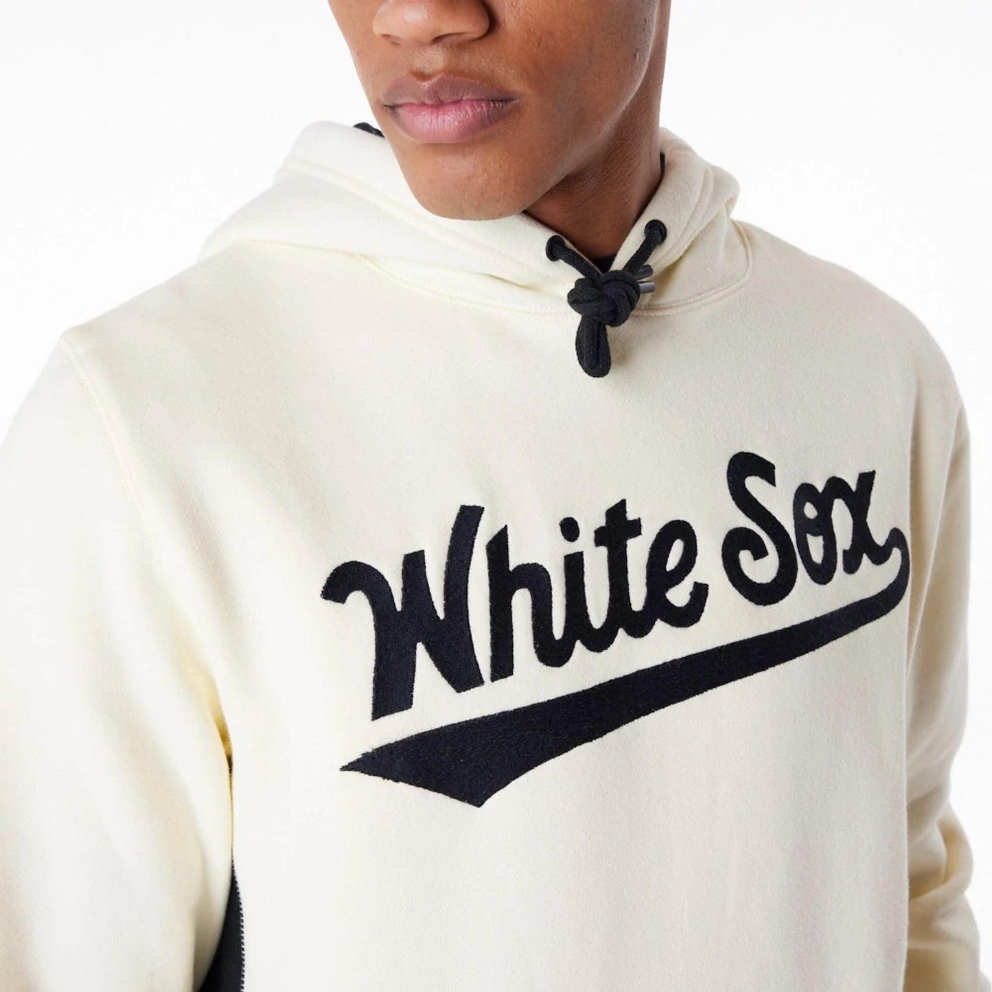 The Male model is wearing Chicago White Sox MLB Chrome White Pullover Hoodie 1