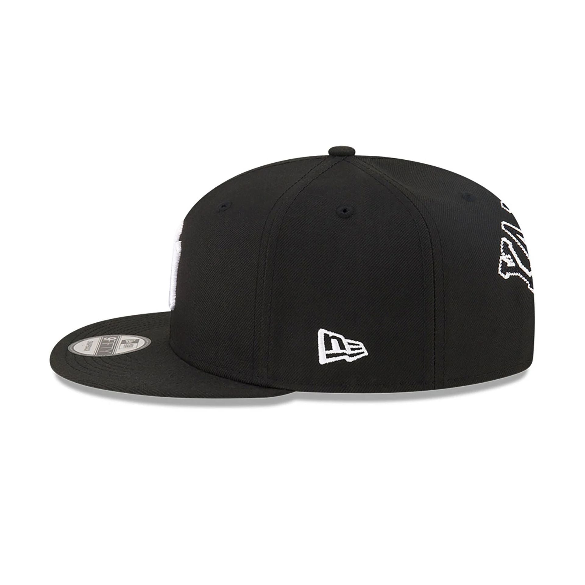 This is a New York Yankees Chain Stitch Black 9FIFTY Snapback Cap 6