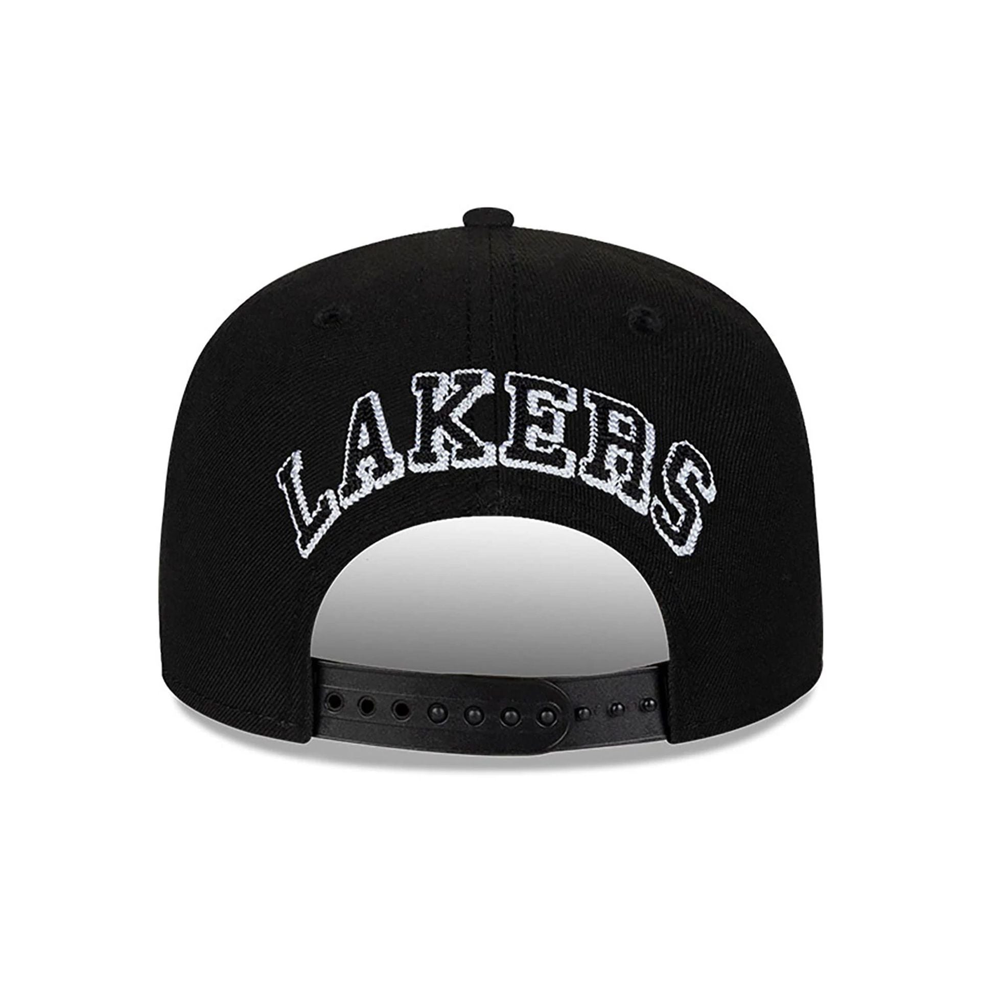 This is a LA Lakers Chain Stitch Black 9FIFTY Snapback Cap 2