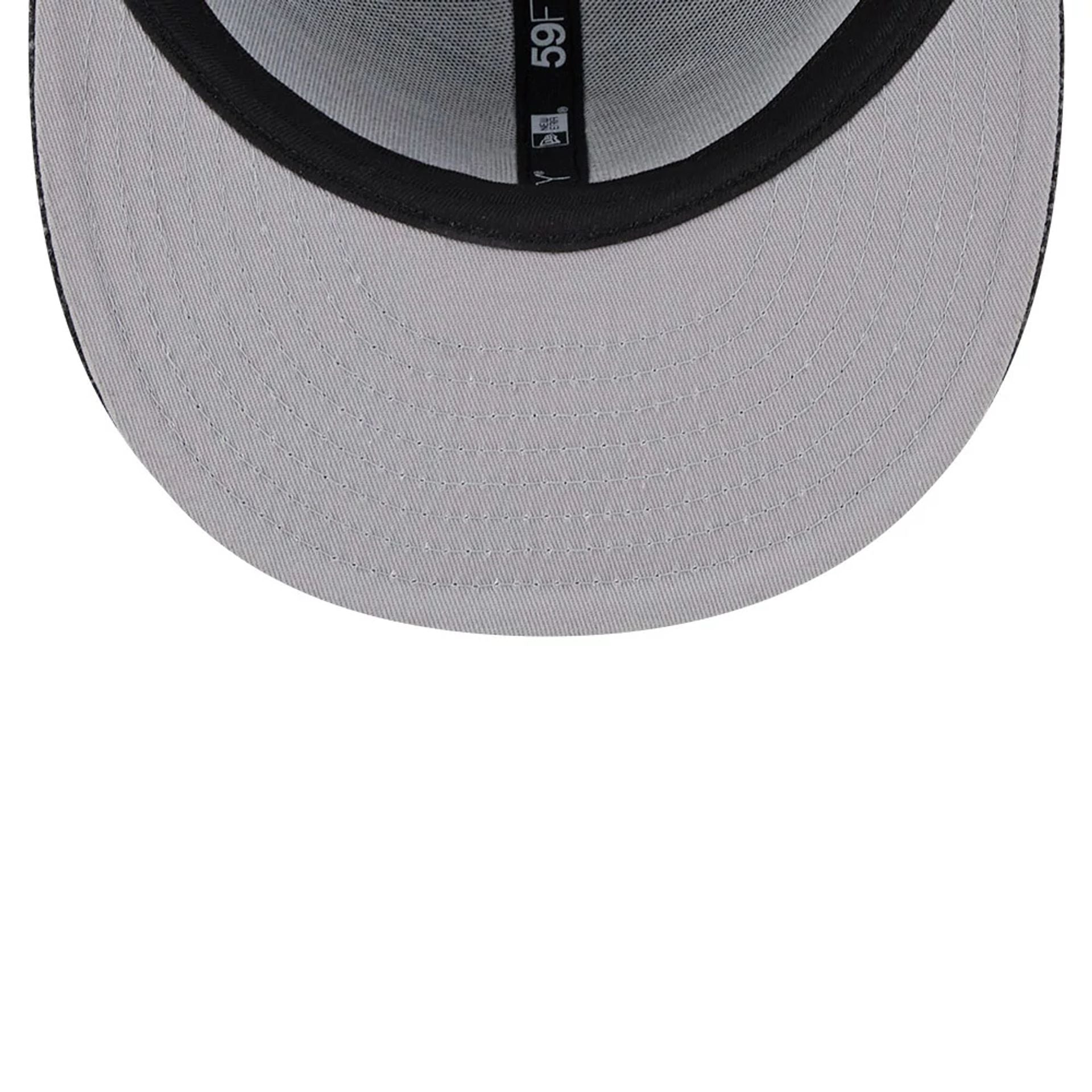 This is a Chicago White Sox Moon Black 59FIFTY Fitted Cap 2