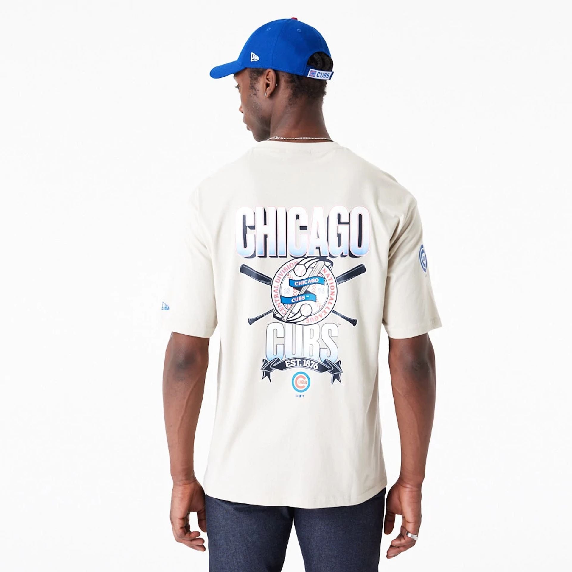 The Male model is wearing Chicago Cubs Baseball Oversized Graphic Stone T-Shirt 2