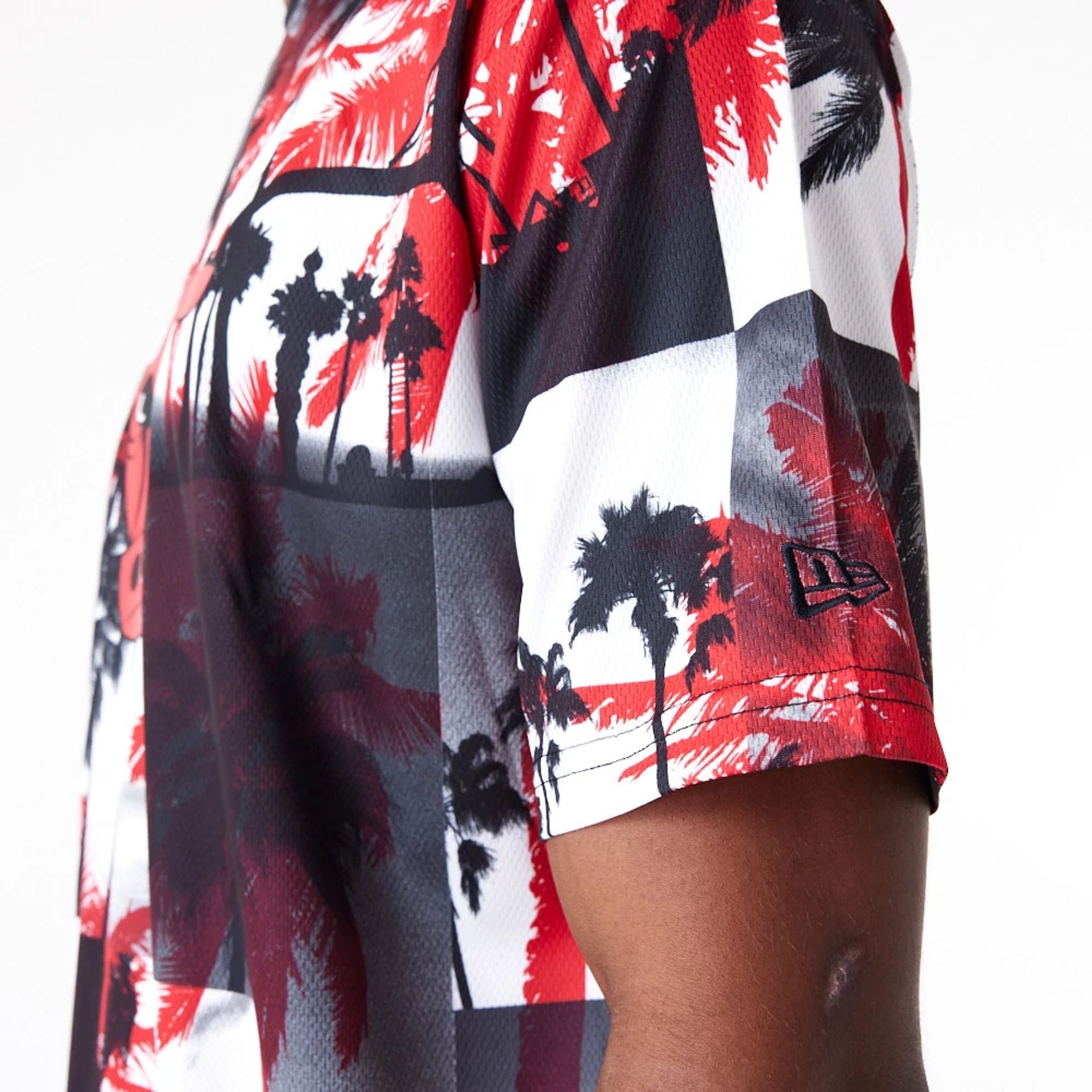 The Male model is wearing Chicago Bulls NBA Palm Tree Mesh Red T-Shirt 4