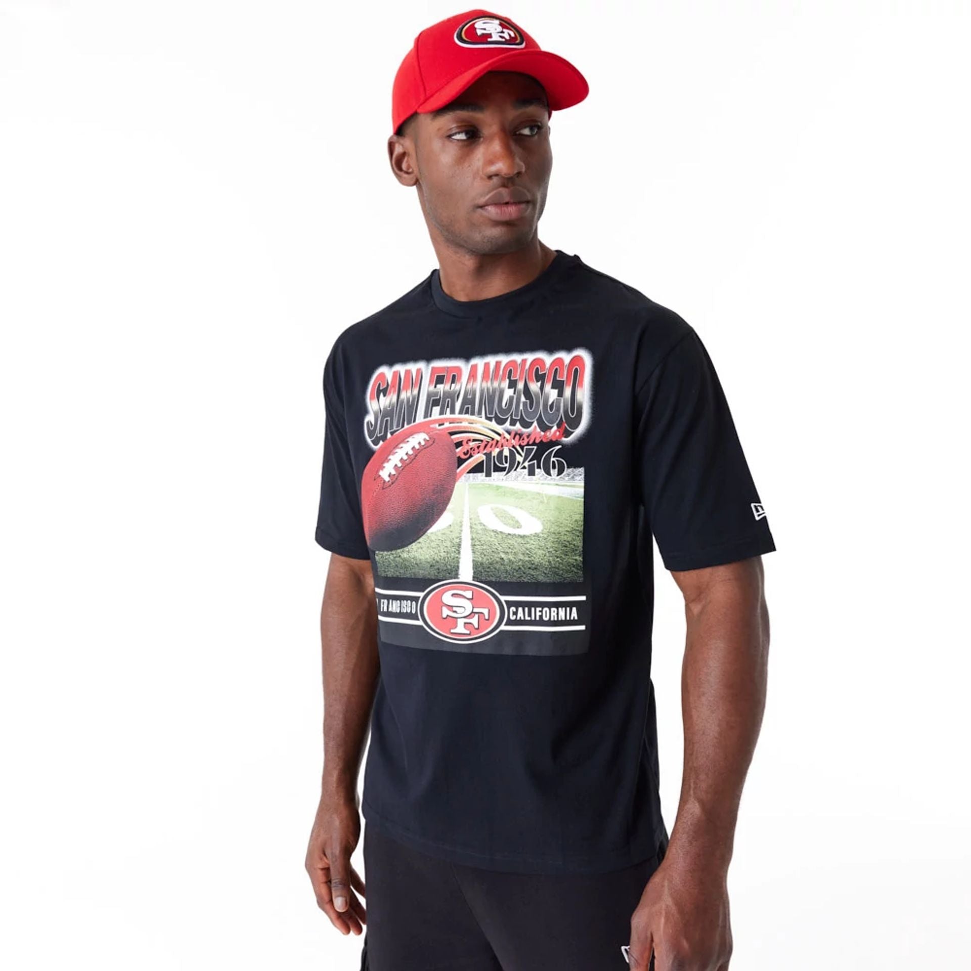 The Male model is wearing San Francisco 49Ers NFL Team Graphic Black Oversized T-Shirt 5