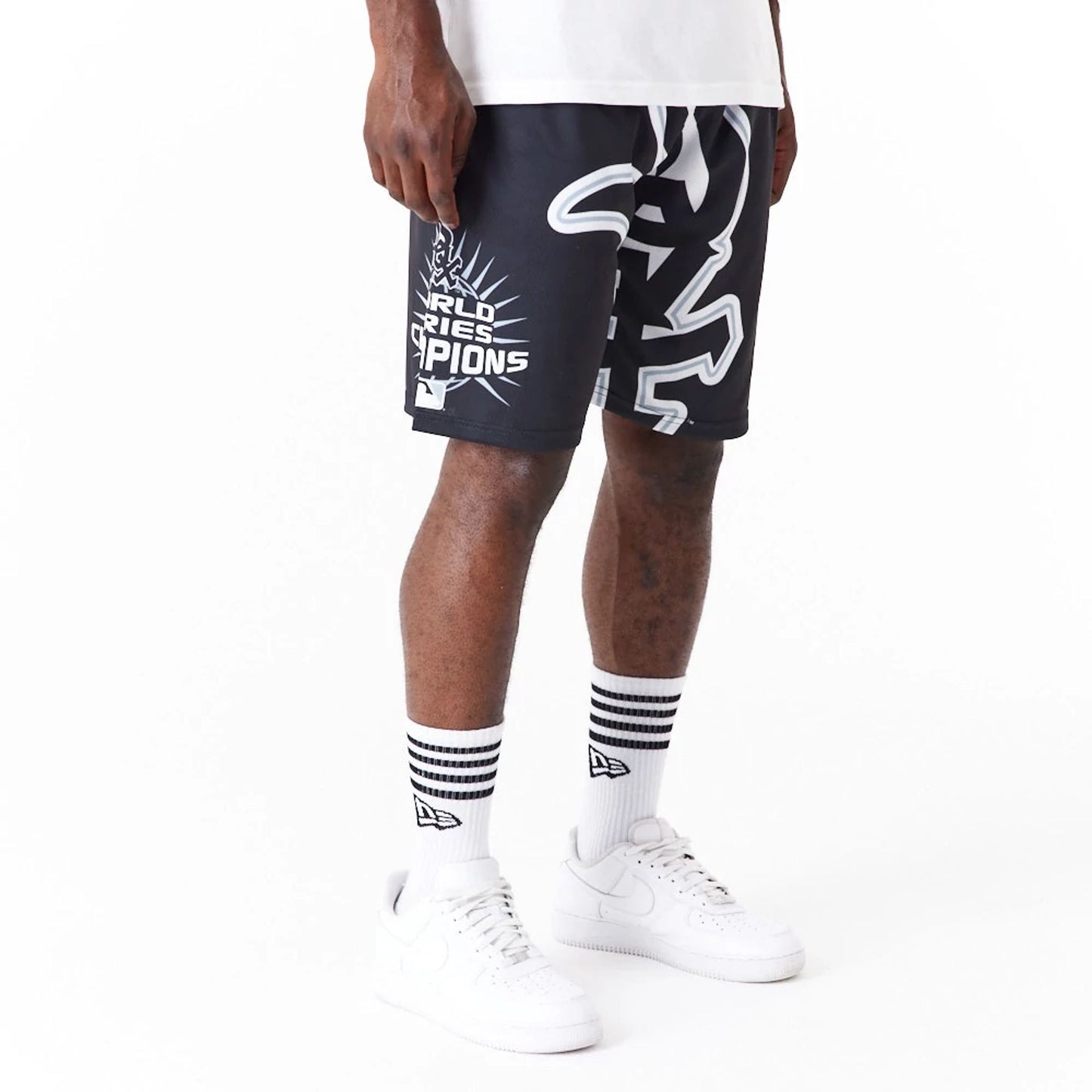 The Male model is wearing Chicago White Sox MLB Large Logo Black Shorts 2