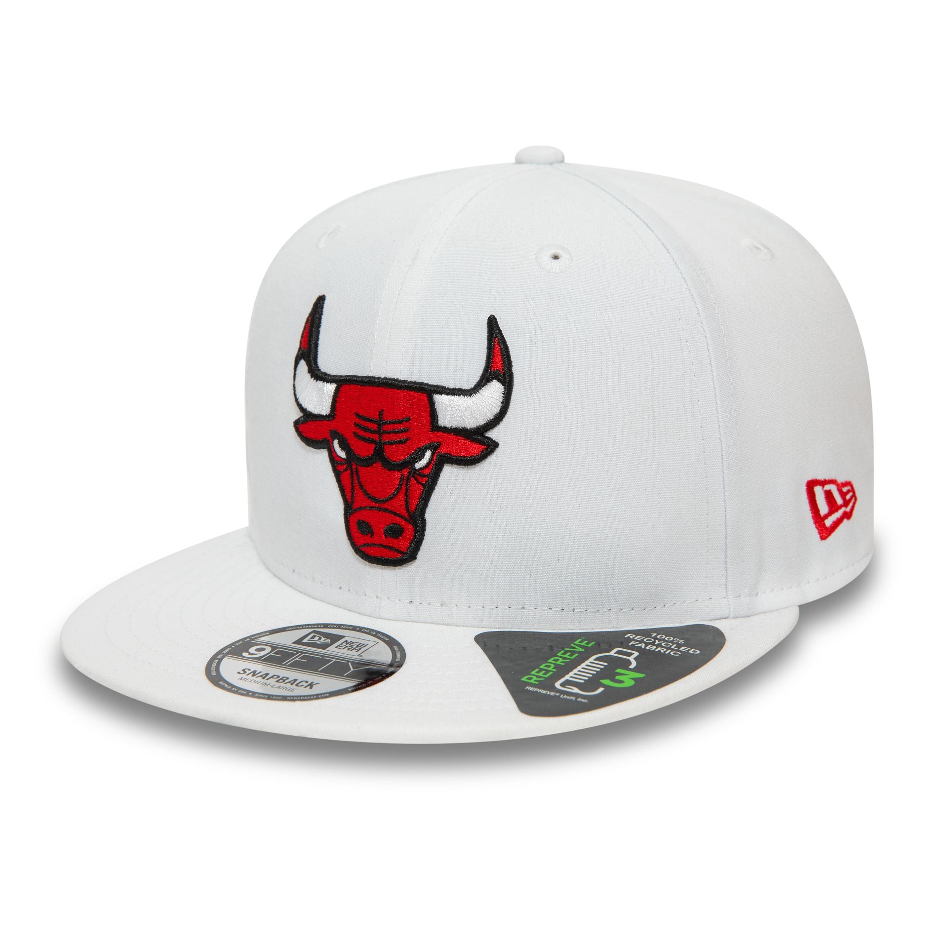 This is a Chicago Bulls Repreve White 9FIFTY Snapback Cap 1