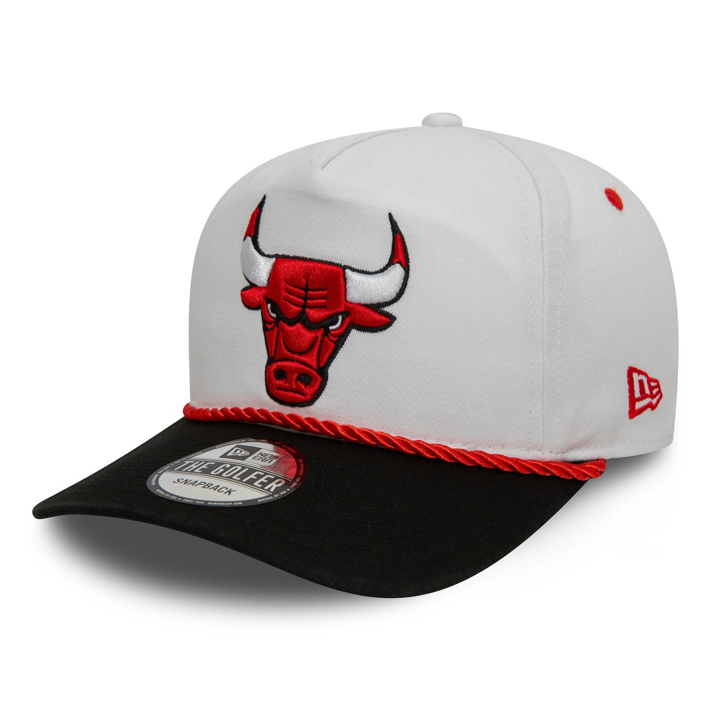 This is a Chicago Bulls Washed NBA White Golfer Snapback Cap 1