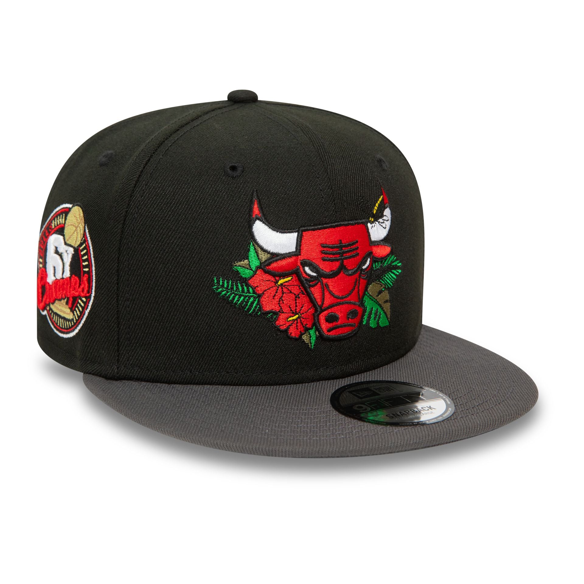 This is a Chicago Bulls NBA Floral Black 9FIFTY Snapback Cap 3