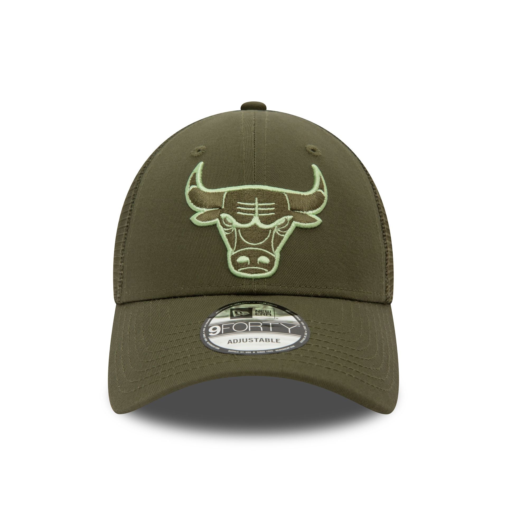 This is a Chicago Bulls NBA Green 9FORTY Trucker Cap 2