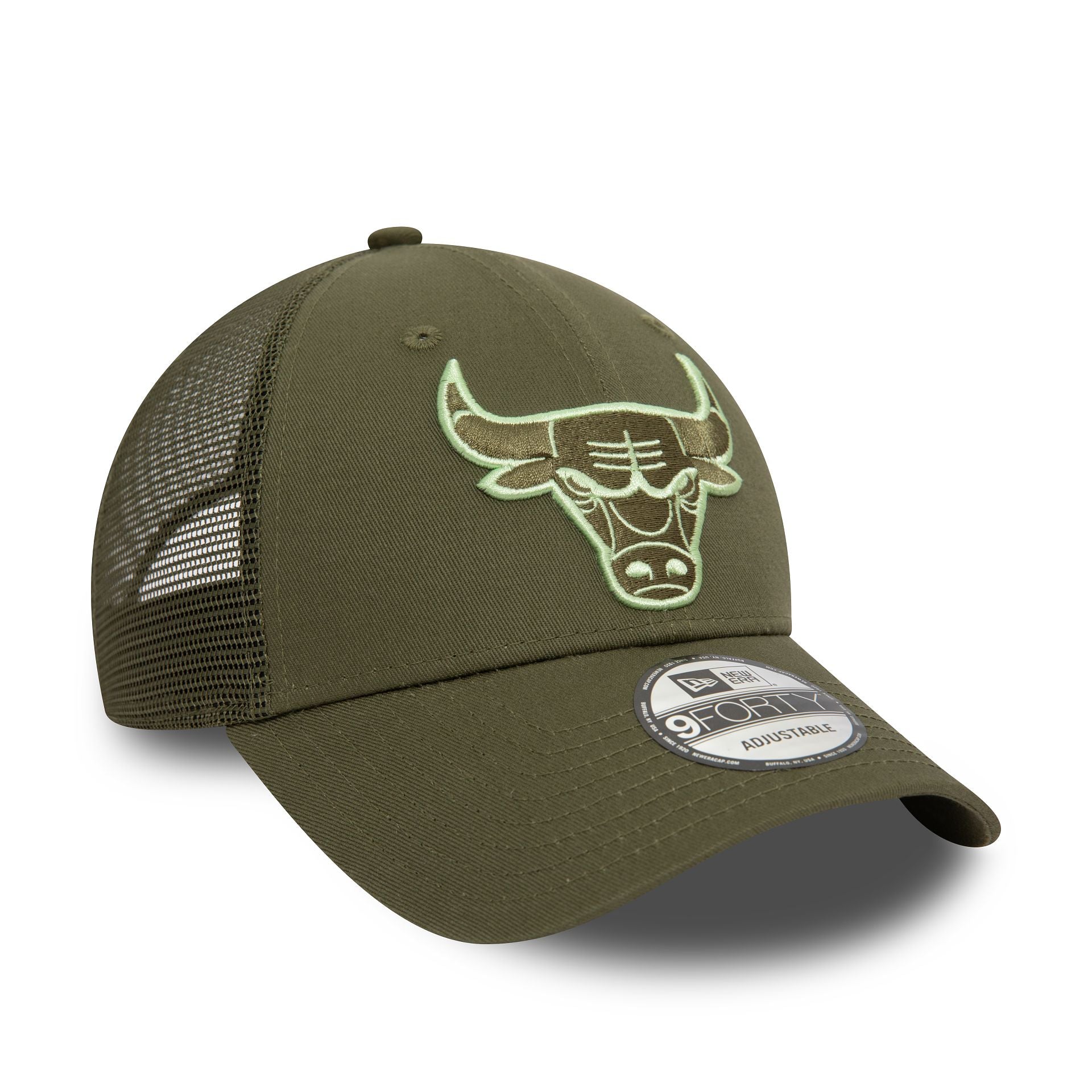 This is a Chicago Bulls NBA Green 9FORTY Trucker Cap 3