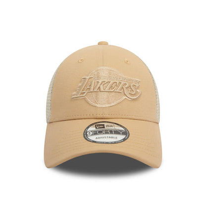 This is a LA Lakers NBA Light Beige 9FORTY Trucker Cap 2