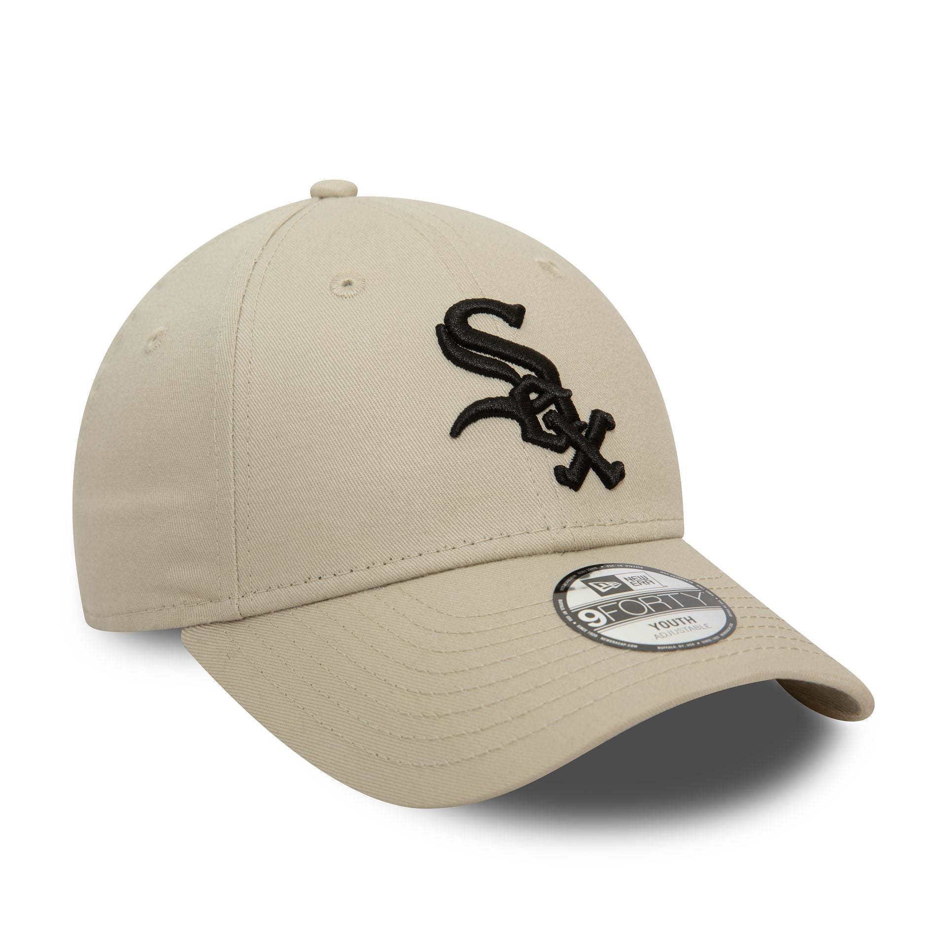 This is a Chicago White Sox Youth League Essential Light Beige 9FORTY Adjustable Cap 3