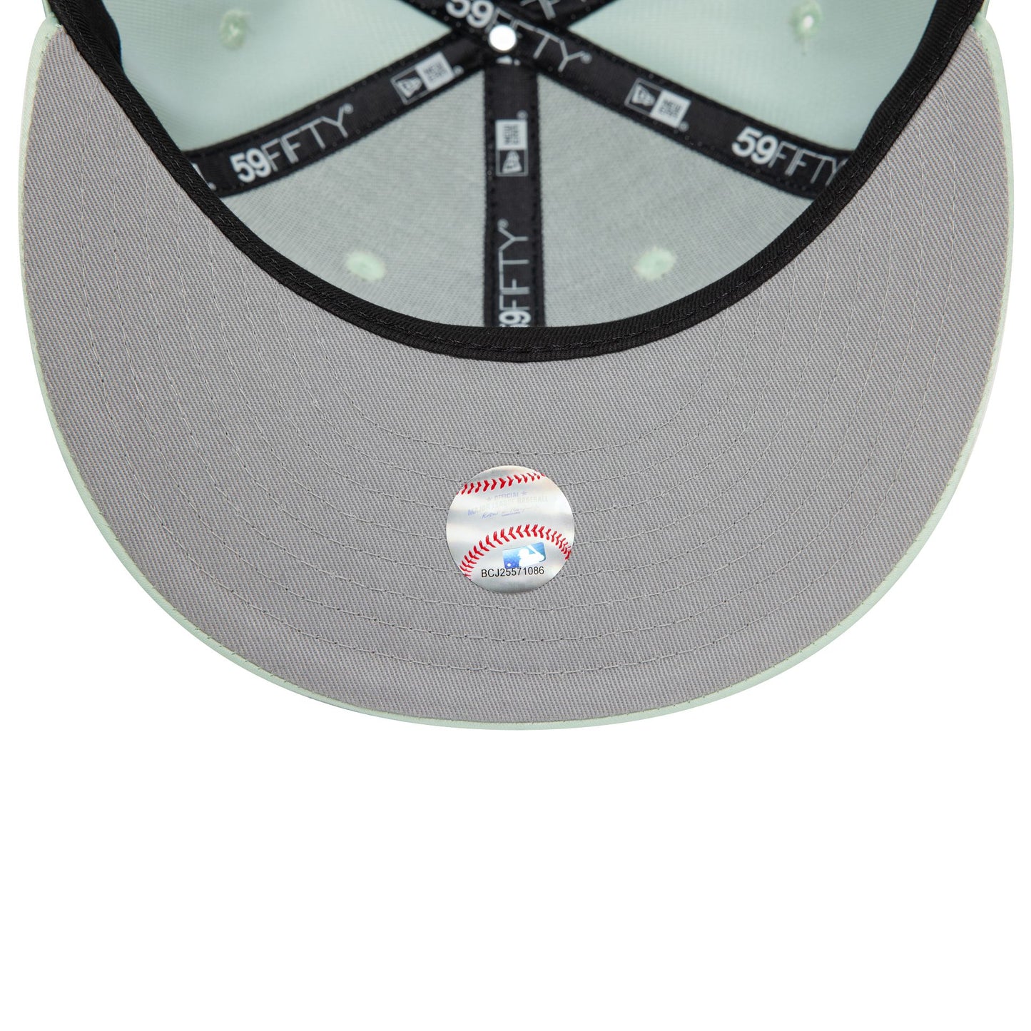 This is a LA Dodgers MLB Rhinestone Satin Pastel Green 59FIFTY Fitted Cap 5