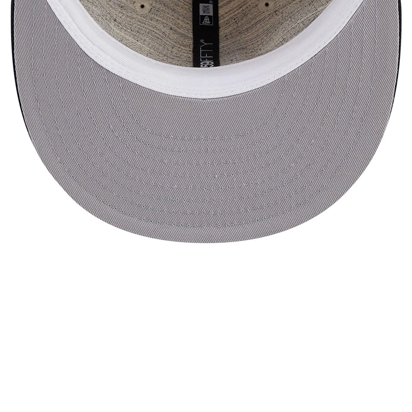 This is a Chicago White Sox Melton Wool Light Beige Retro Crown 59FIFTY Fitted Cap 4