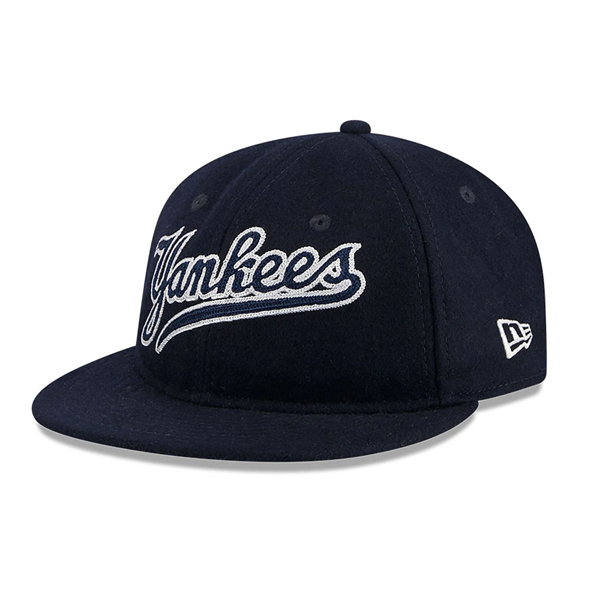 This is a New York Yankees Melton Wool Navy Retro Crown 9FIFTY Strapback Cap 1