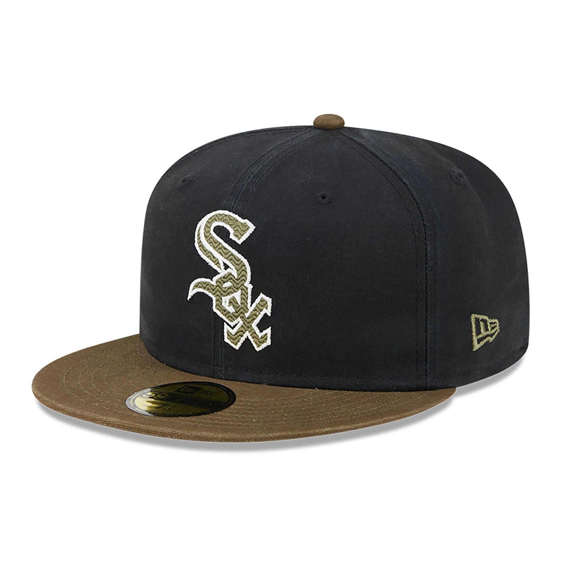 This is a Chicago White Sox Quilted Logo Black 59FIFTY Fitted Cap 1