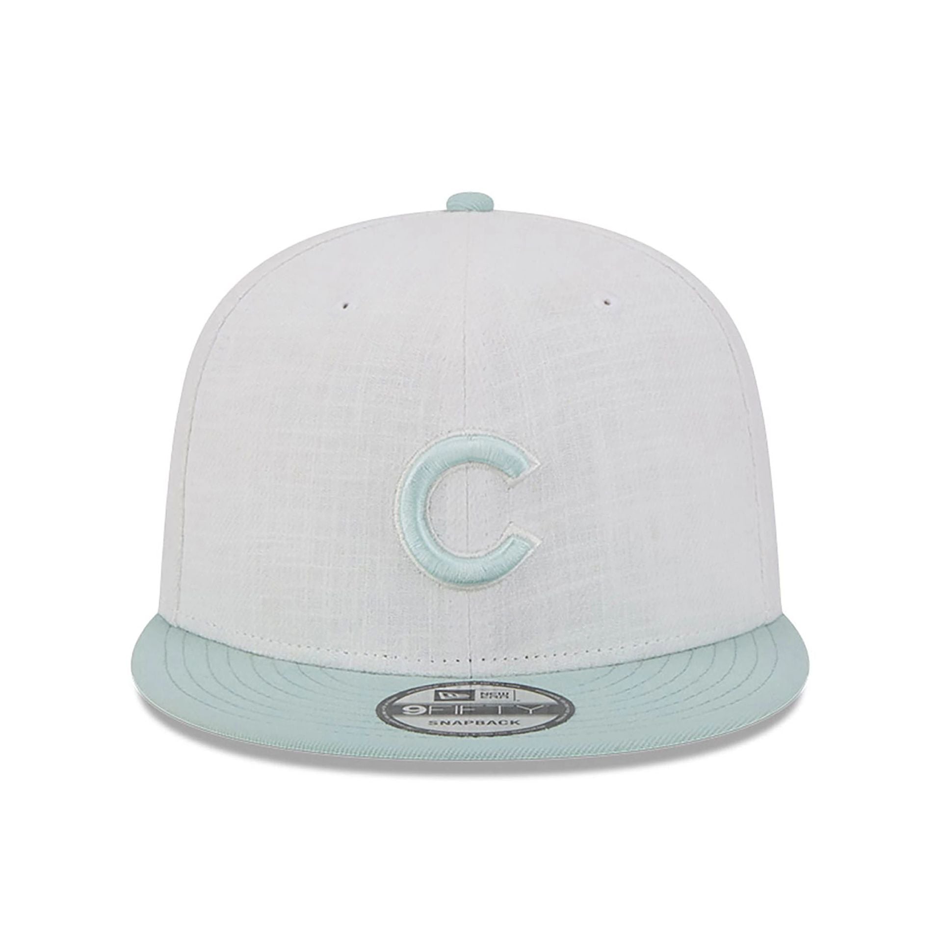 This is a Chicago Cubs Minty Breeze White 9FIFTY Snapback Cap 3