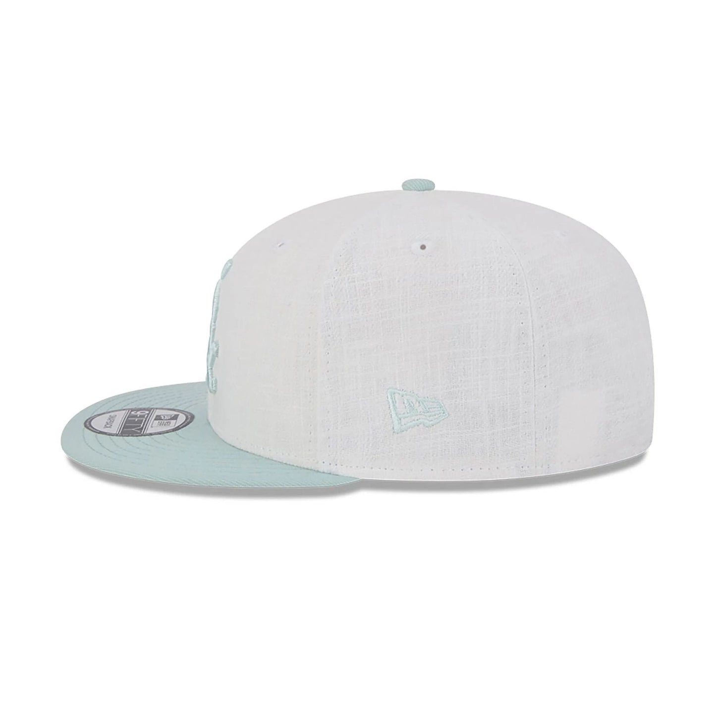 This is a Chicago White Sox Minty Breeze White 9FIFTY Snapback Cap 5