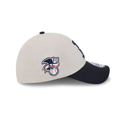 This is a Boston Red Sox MLB 4th Of July Grey 39THIRTY Stretch Fit Cap 6