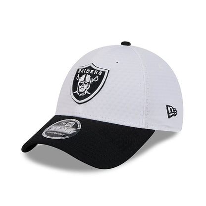 This is a Las Vegas Raiders NFL Training 2024 White 9FORTY Stretch Snap Cap 1