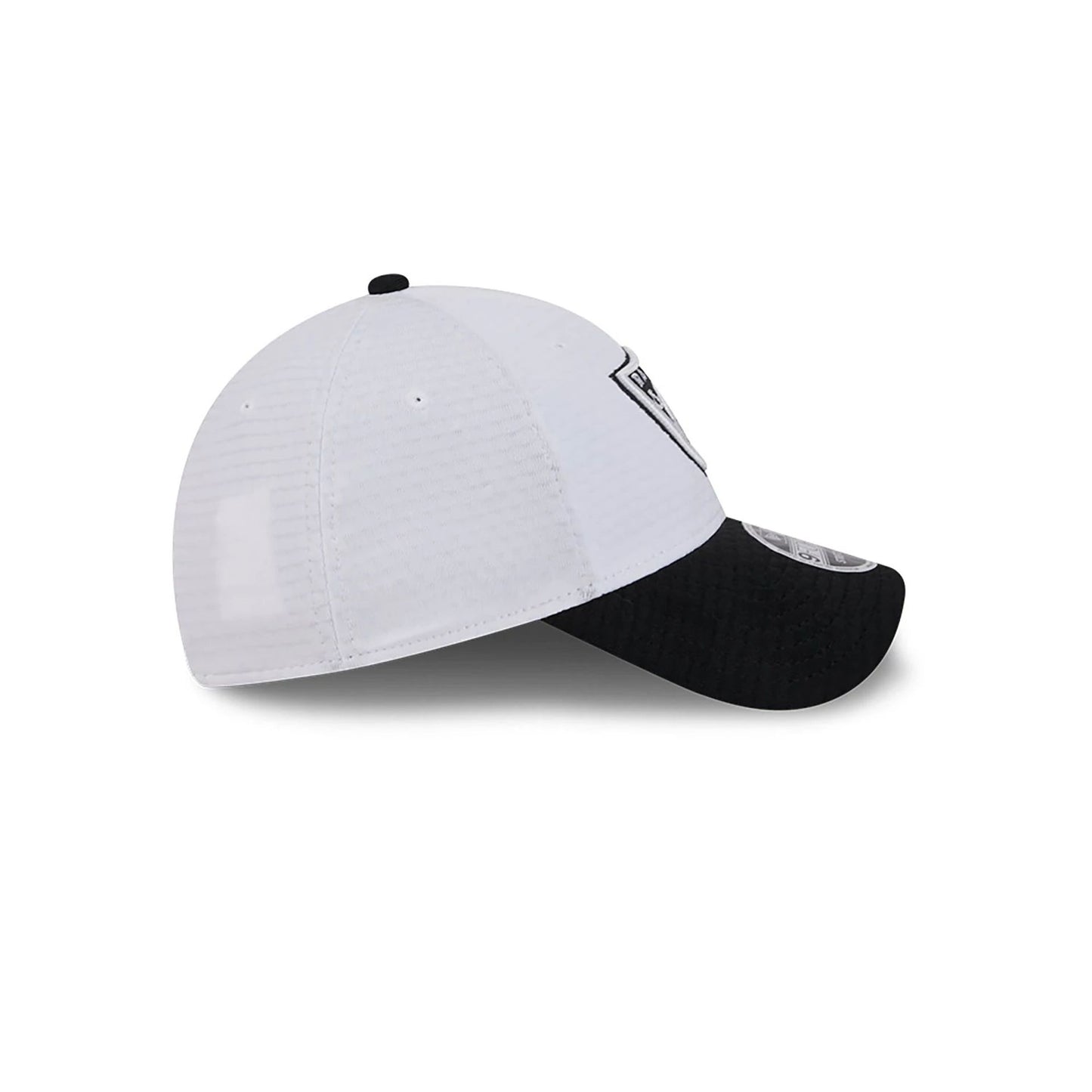 This is a Las Vegas Raiders NFL Training 2024 White 9FORTY Stretch Snap Cap 6