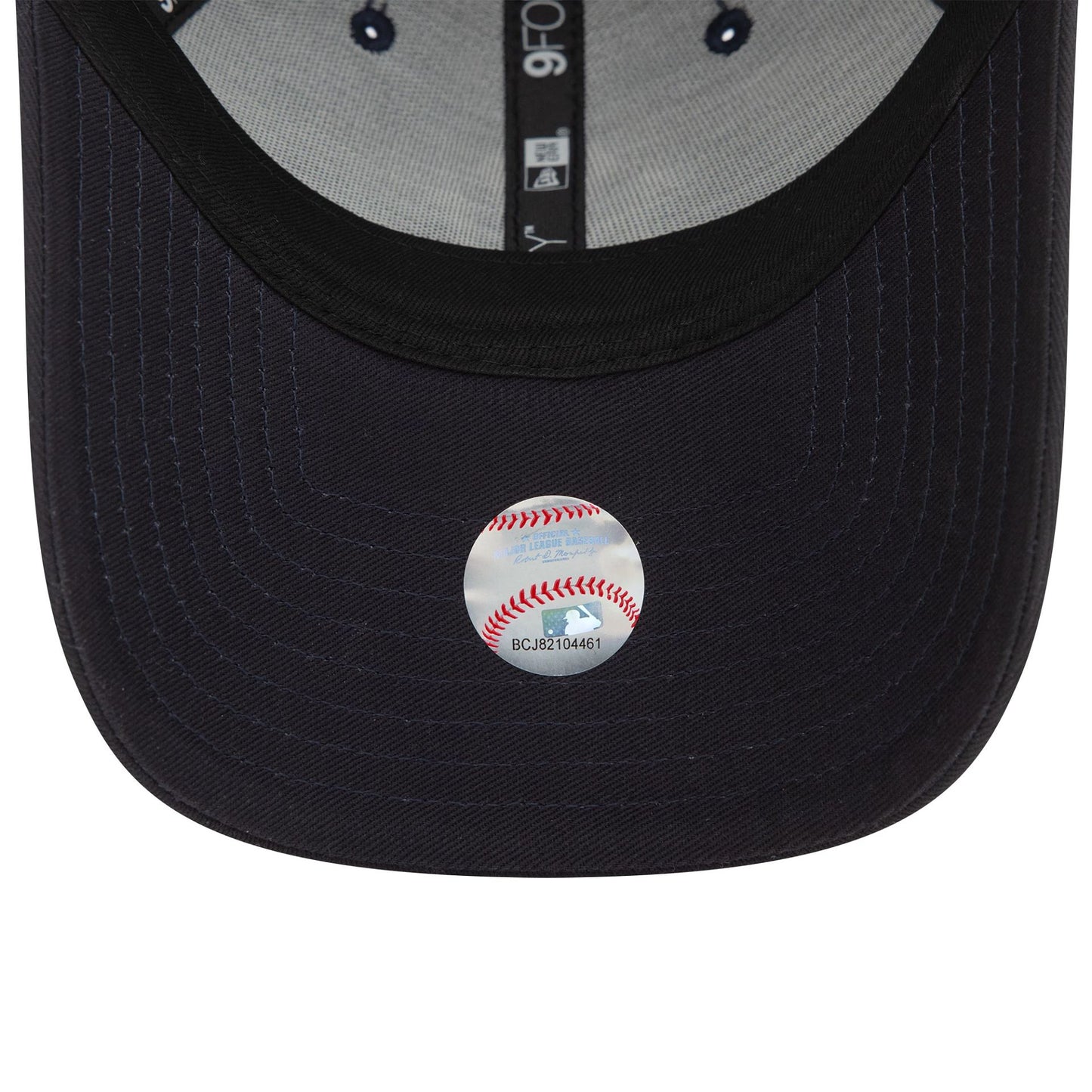 This is a New York Yankees MLB Side Patch Navy 9FORTY Adjustable Cap 5