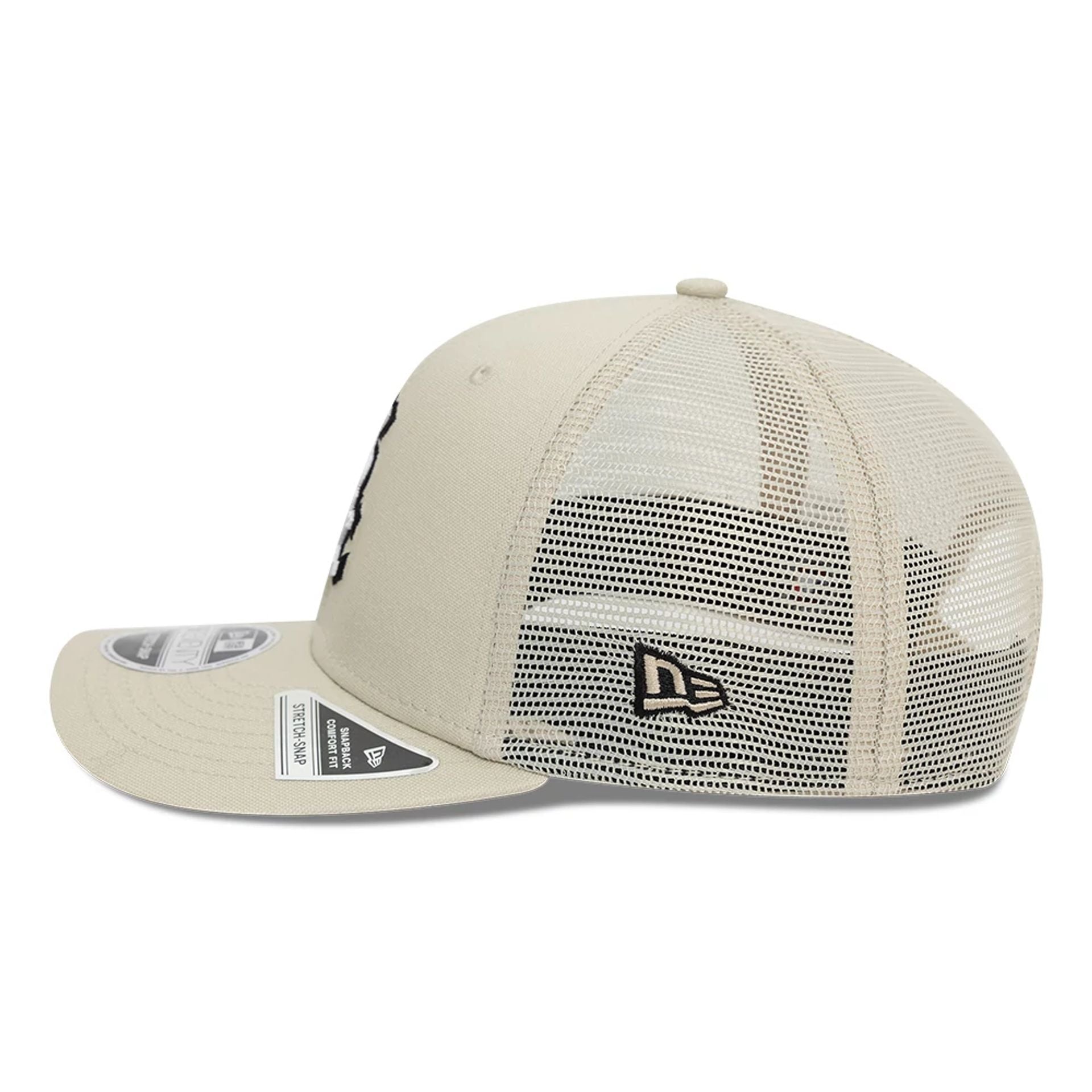 This is a Chicago White Sox Canvas Light Beige 9SEVENTY Stretch Snap Adjustable Cap 7