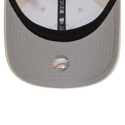 This is a New York Yankees Canvas Light Beige 9SEVENTY Stretch Snap Adjustable Cap 2