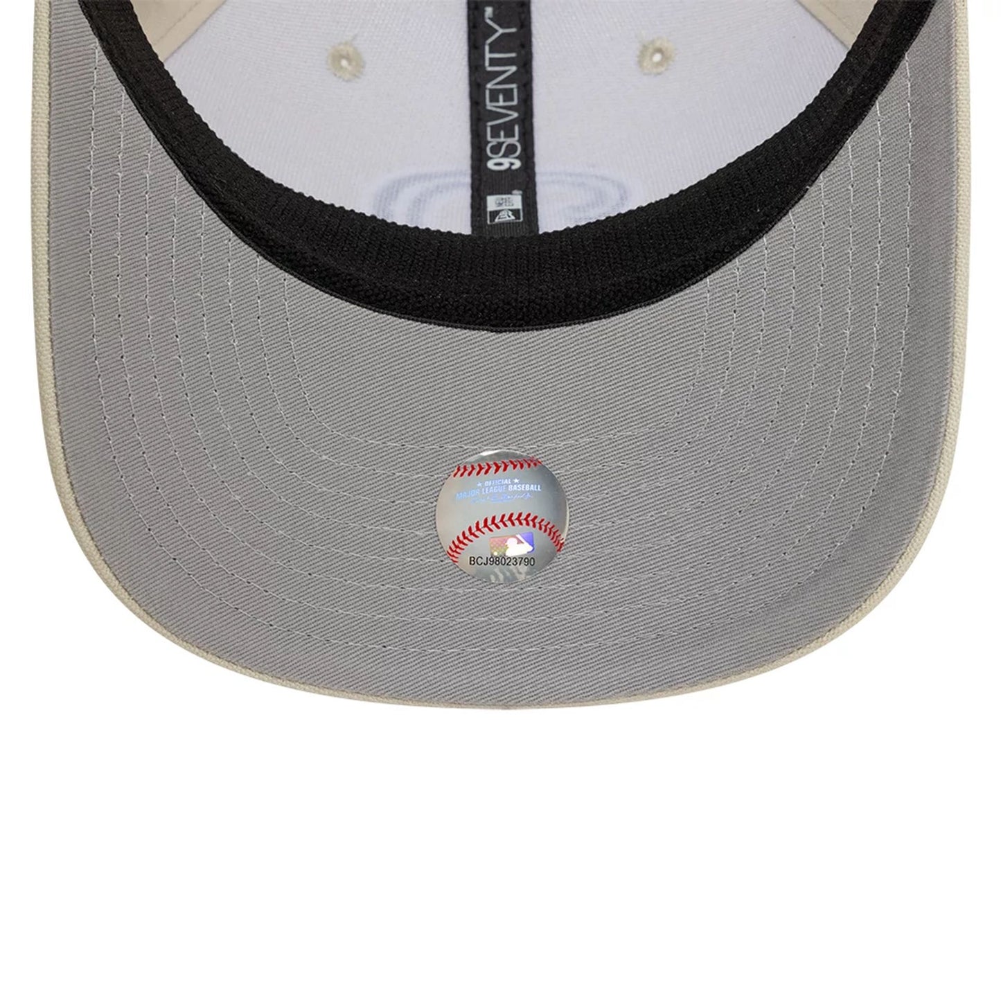 This is a LA Dodgers Canvas Light Beige 9SEVENTY Stretch Snap Adjustable Cap 2