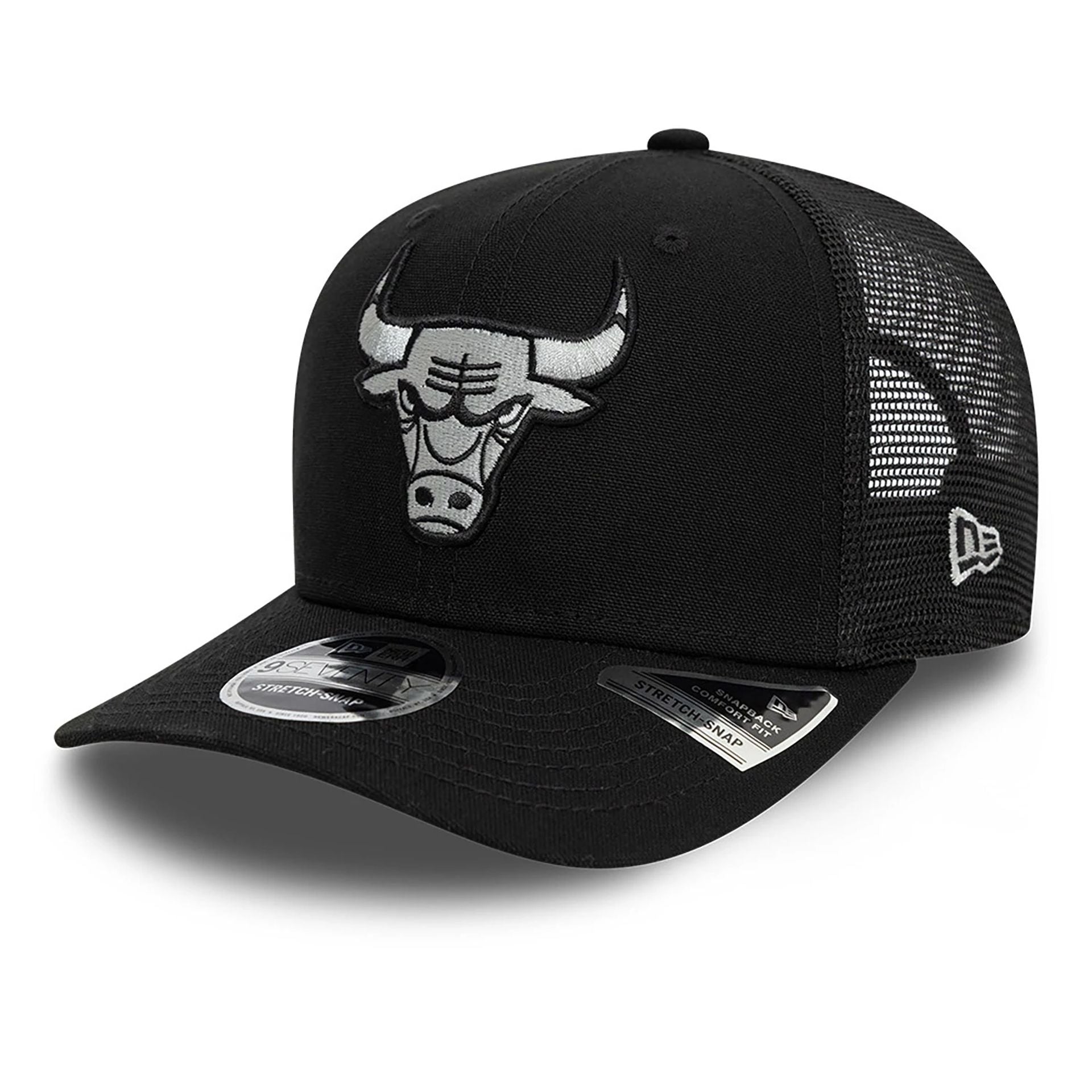 This is a Chicago Bulls Canvas Black 9SEVENTY Stretch Snap Adjustable Cap 1