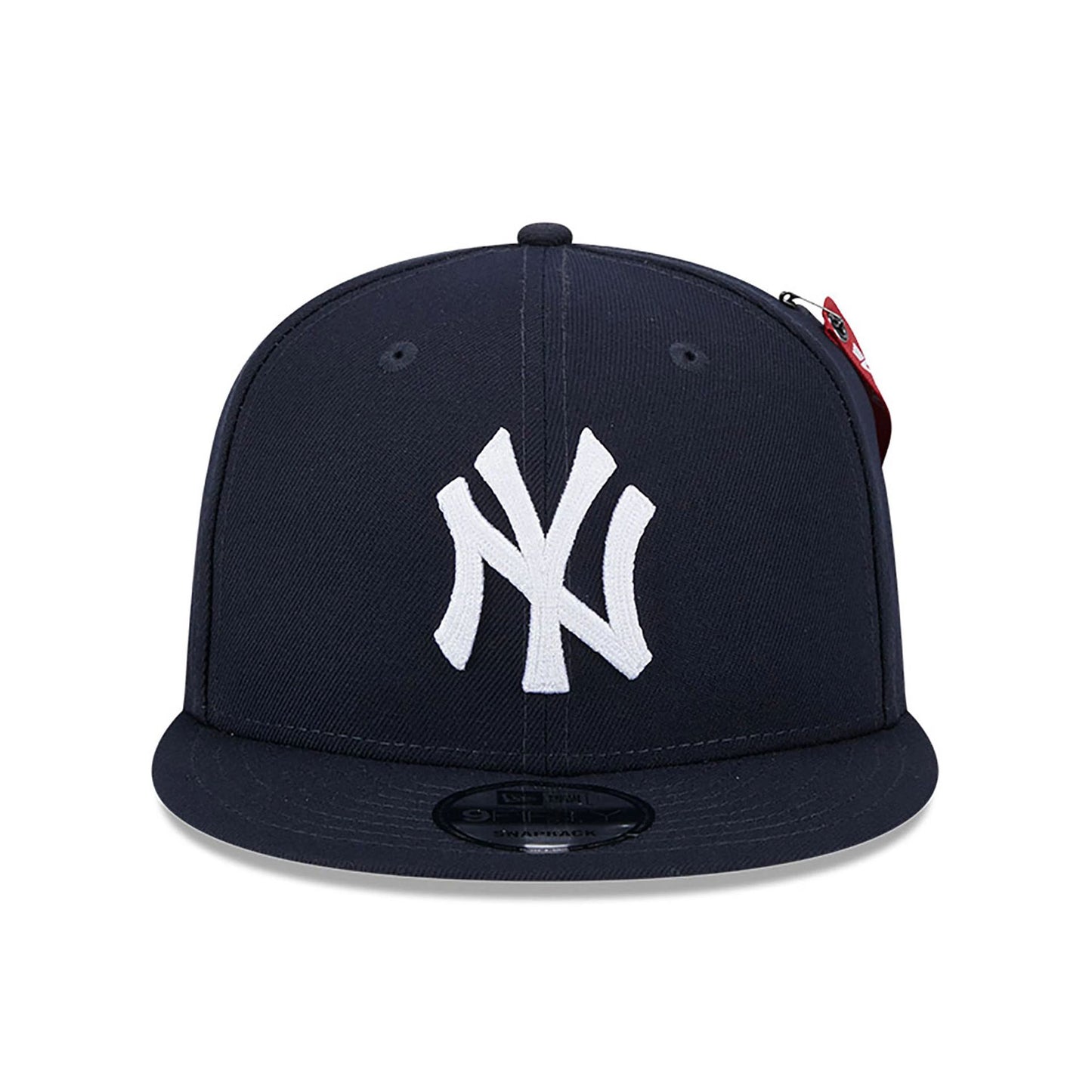 This is a New York Yankees MLB x Alpha Industries Navy 9FIFTY Snapback Adjustable Cap 2